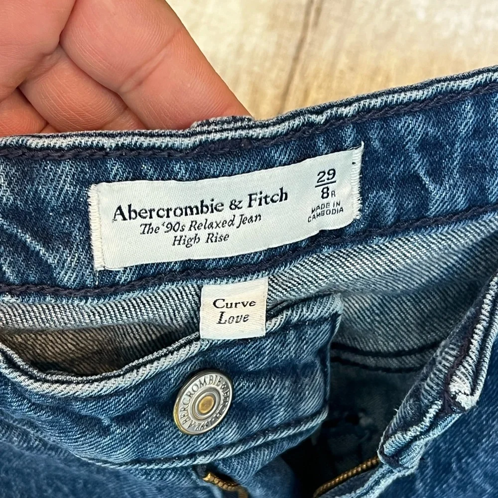 Abercrombie & Fitch The 90's Relaxed High Rise Blue Jeans - Picture 3 of 9